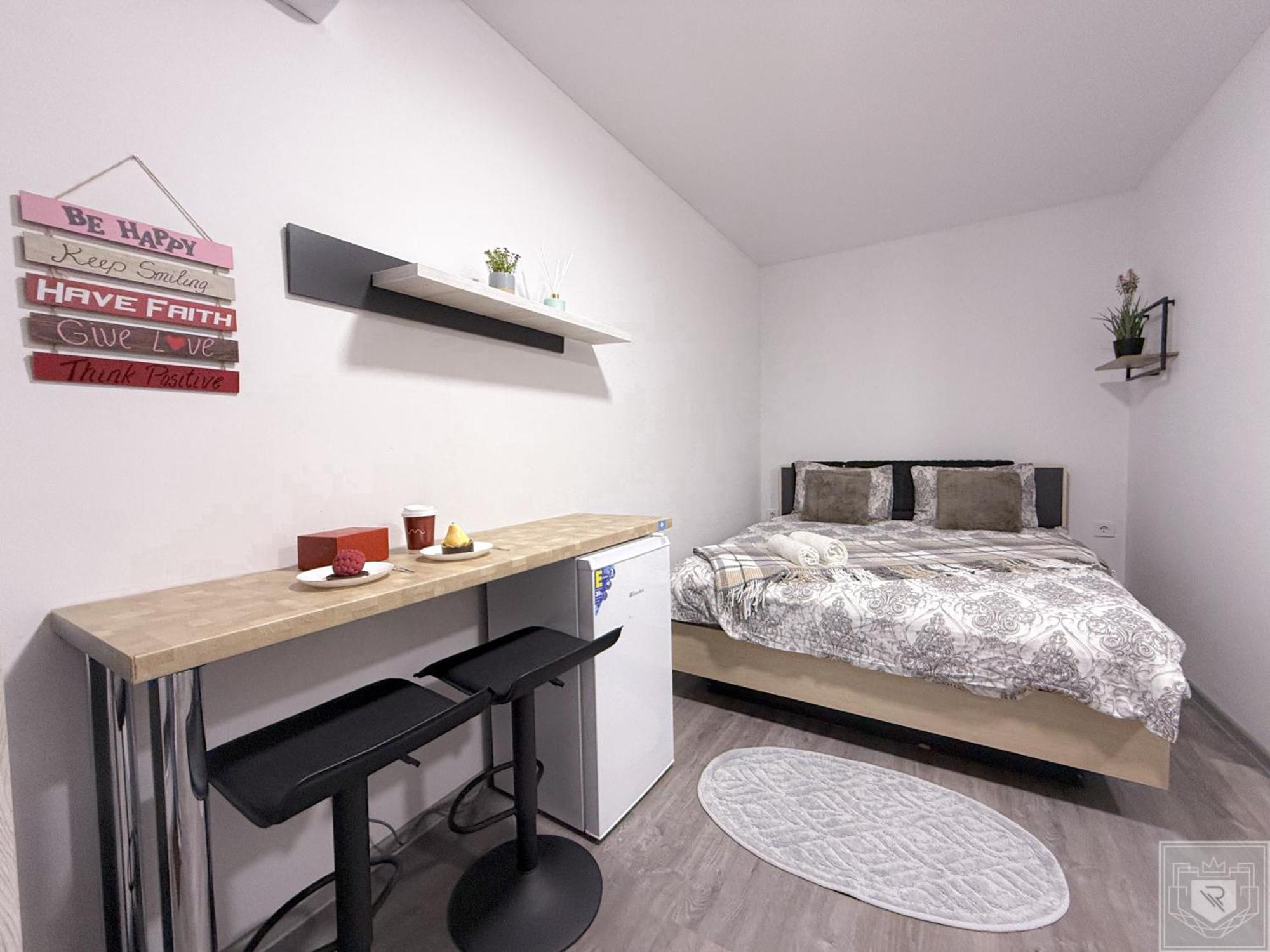 Appartamento Renthouse Apartments-old Town #1 *