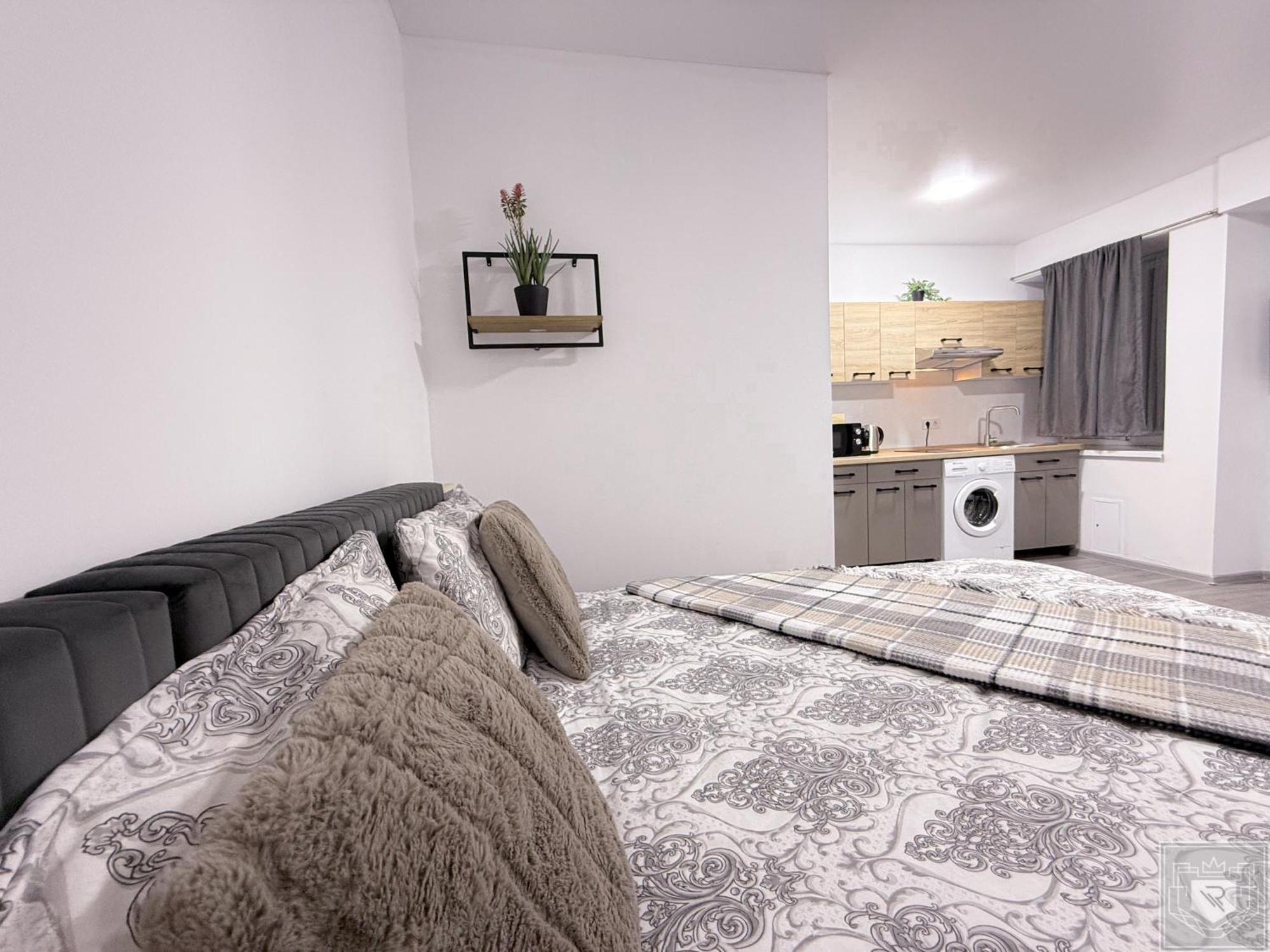 Renthouse Apartments-old Town #1