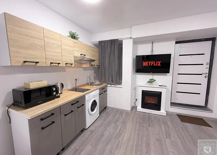 Renthouse Apartments-Old Town Studio #1